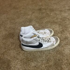 Nike Blazers Size Women’s 8